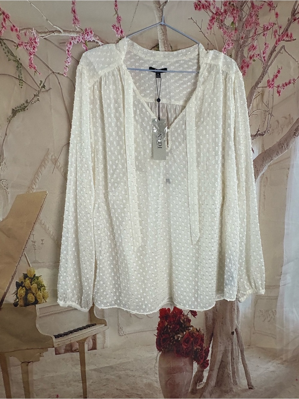 NEW NYDJ Cream Crinkle Clip Swiss Dot V-Neck Peasant Blouse - Picture 2 of 11